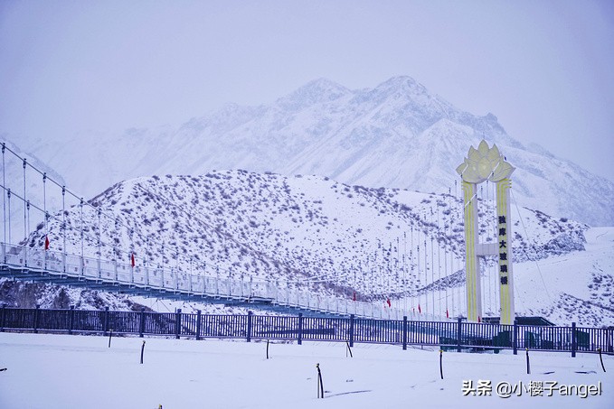 冬天独山子大峡谷视频,独山子冬日阳光