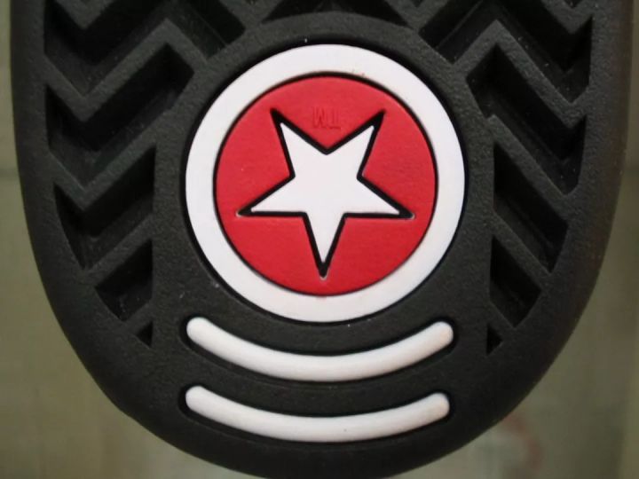 “经典”之路上渐行渐远，CONVERSE能否找回自我？