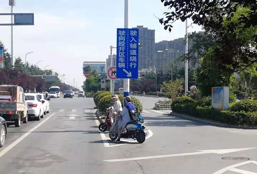 新手红灯右转直接被扣12分,红灯时右转扣6分你中招了吗