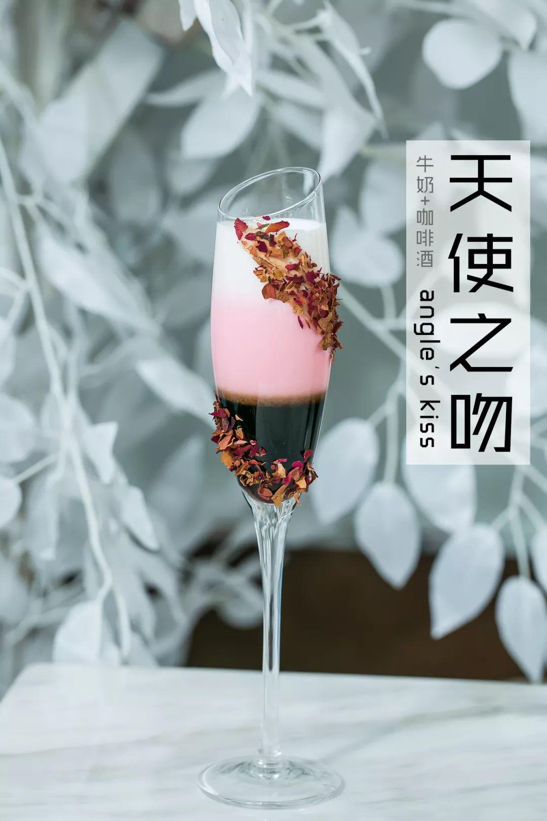 双色的双层小店，晚上有满天星星，呆足一天也不够