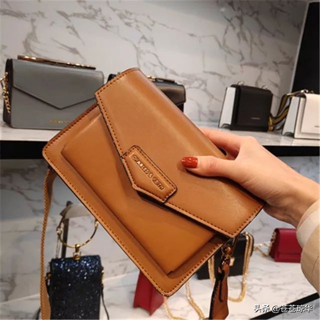 每个女人都得有一个小棉袄,每个女人都应该拥有一个凯莉包