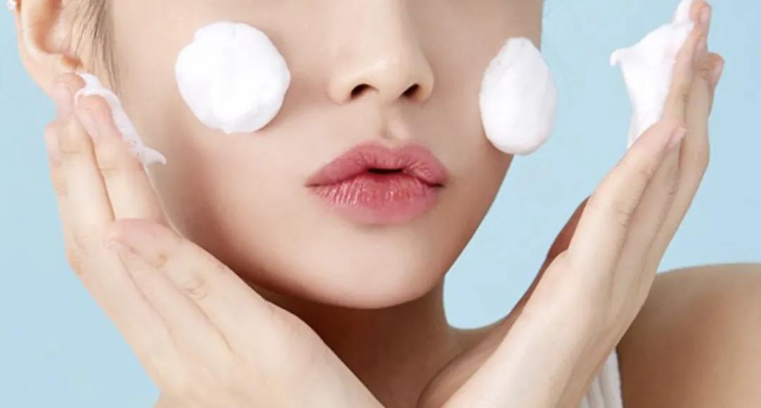 如何用40块们堆出一张精致有钱脸?来自《隐形贫困女子宝典》