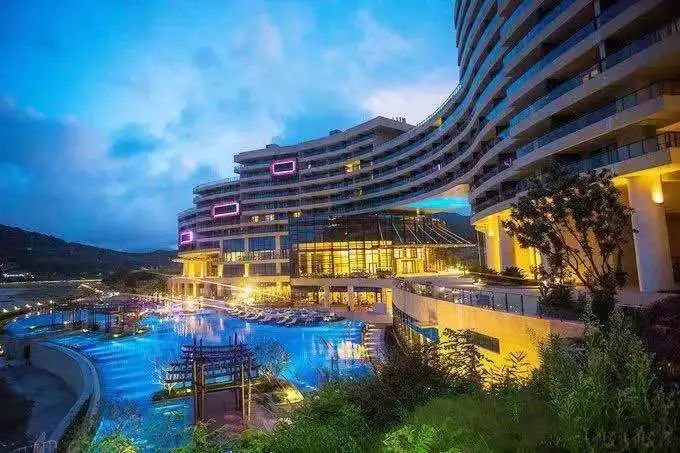 ¥998/2晚-超酷炫船型酒店!直面江湖双景!五星豪华游轮!