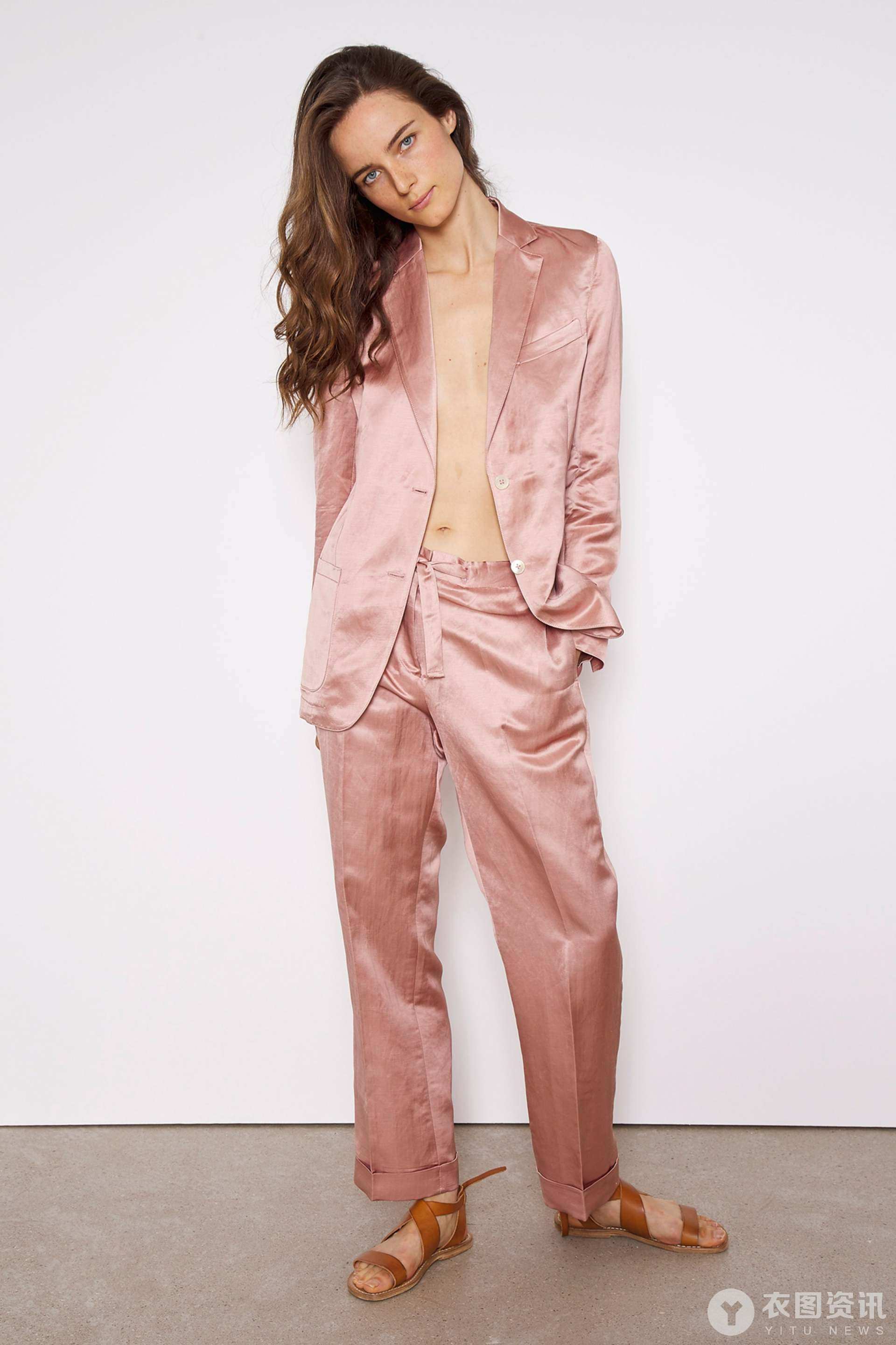 大牌面料柔软舒适气质穿搭,气质穿搭面料柔软舒适