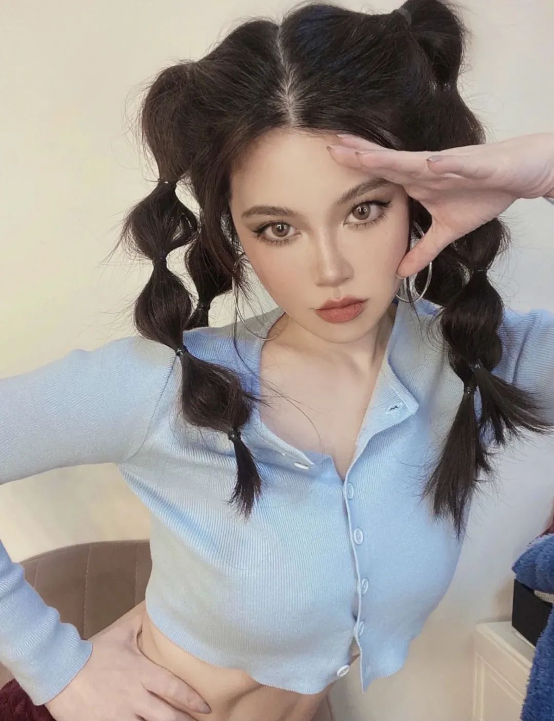 适合披头发显脸小的发型,2019流行这4款发型也太显脸小了