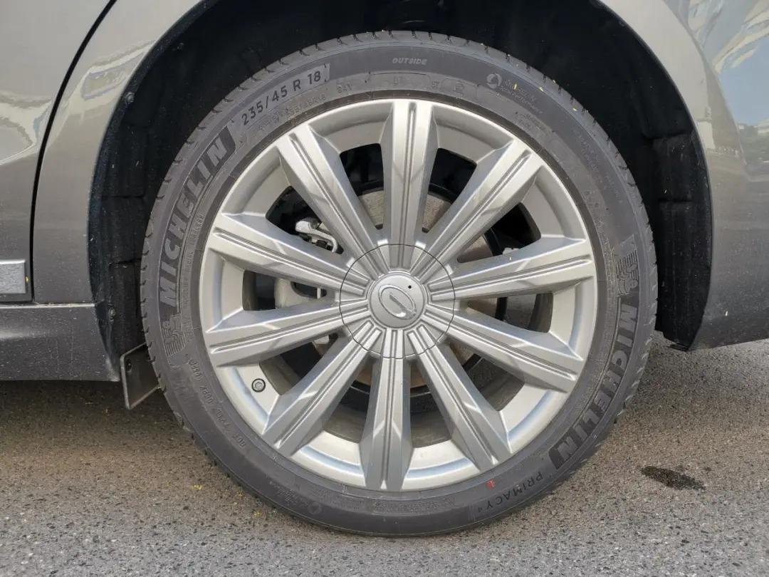 广汽传祺ga82016款320t行政版,2017款ga8行政版1.8t