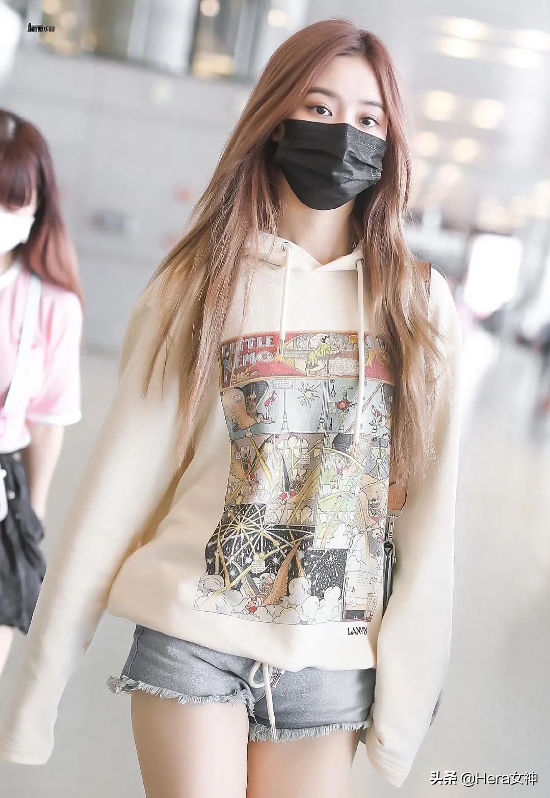 徐艺洋黄子韬最新一期,徐艺洋近日机场穿搭