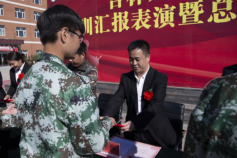 吉林大学军训汇报表演,万通液压军训汇报表演