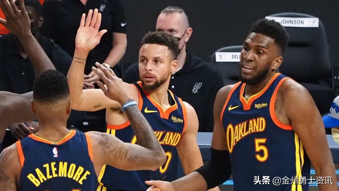 克莱被库里打巴掌回应,克莱承认自己退步不再是单节37分