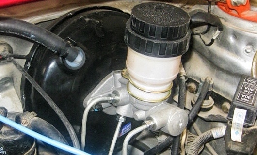 刹车偶尔变软失灵的原因是什么,哪些问题会导致刹车失灵