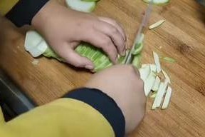 婆婆用了几十年腌制萝卜的配方，不晒不等，爽脆可口还开胃下饭