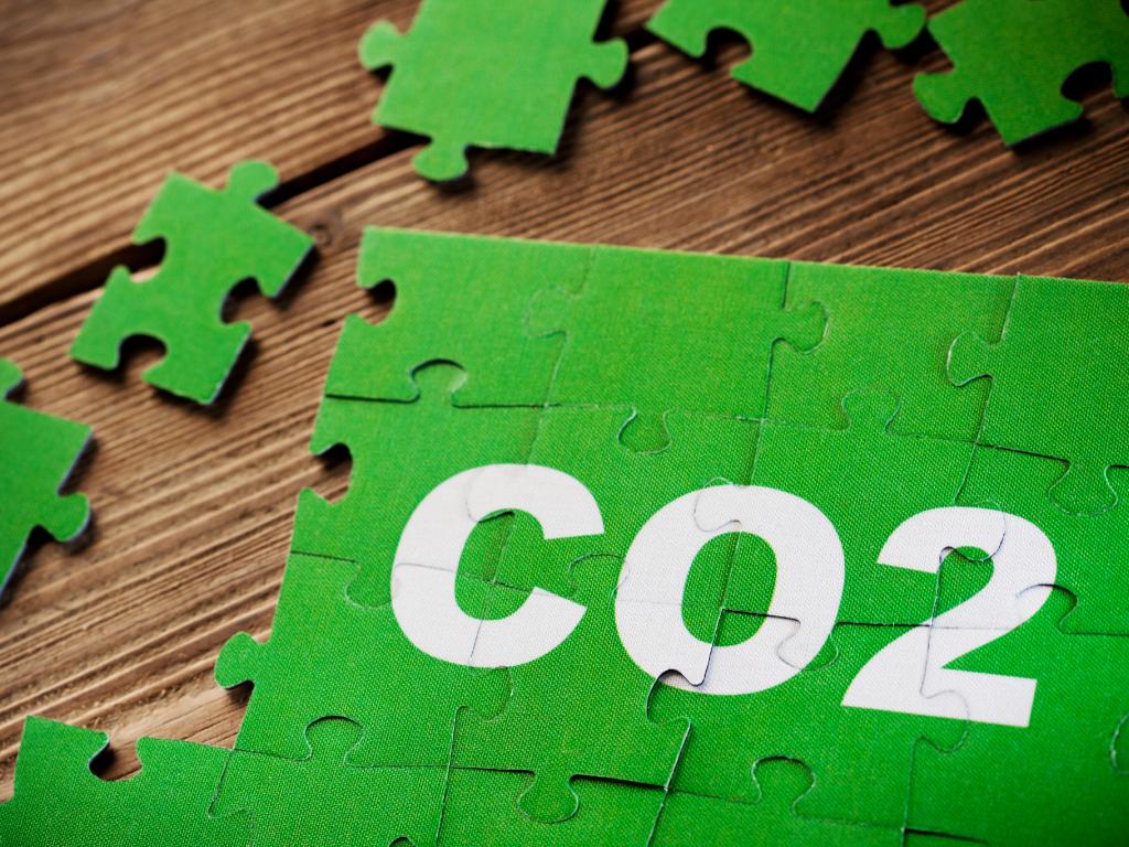 冬天窗户边感觉寒气怎么解决,总感觉屋里阴冷怎么解决