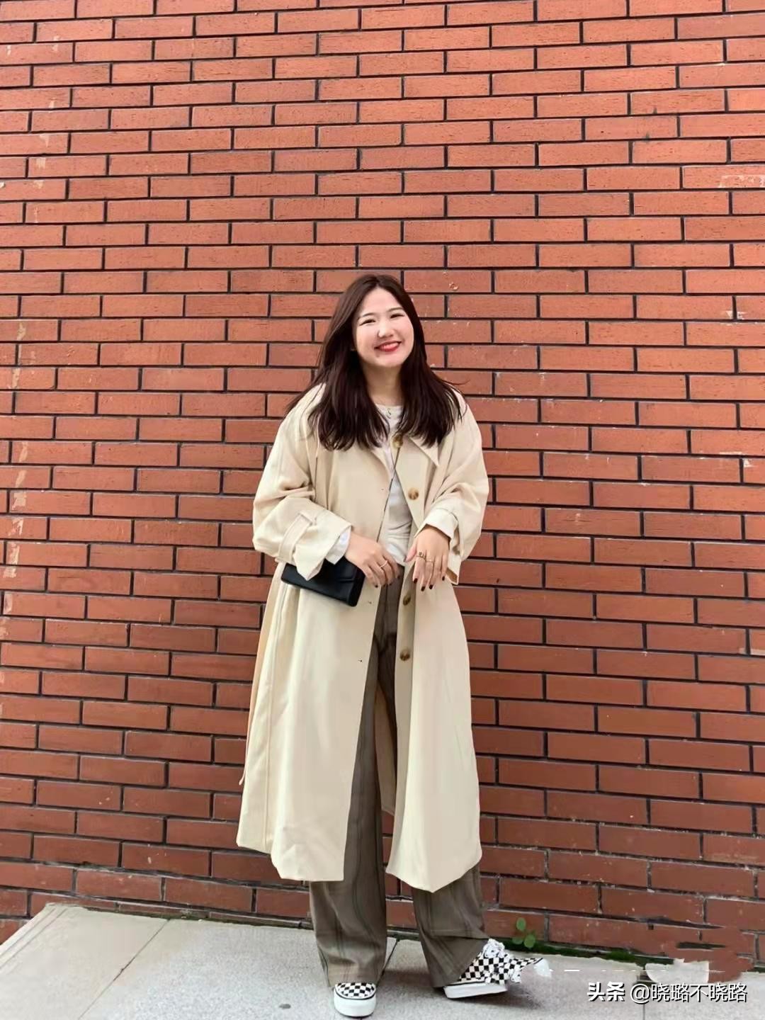 怎么样穿风衣才显得很有气质,穿风衣的高级感