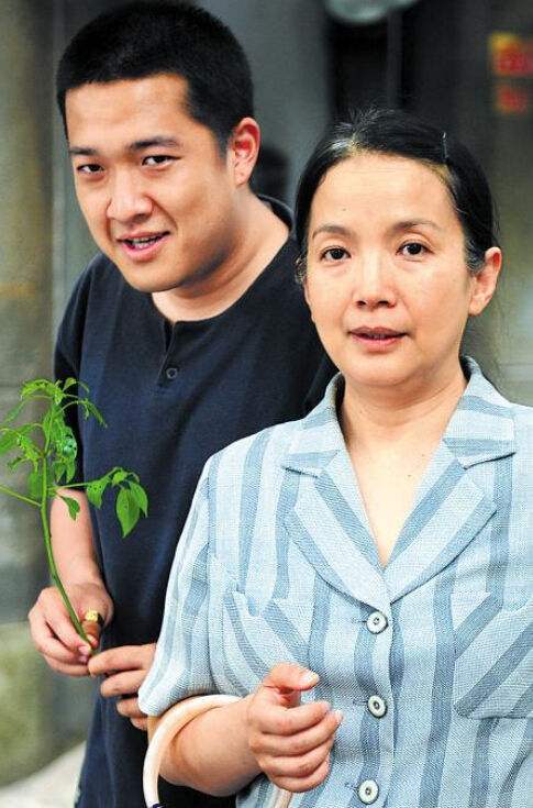 张丰毅与儿子张博宇同台,张丰毅和张博宇是亲生的吗