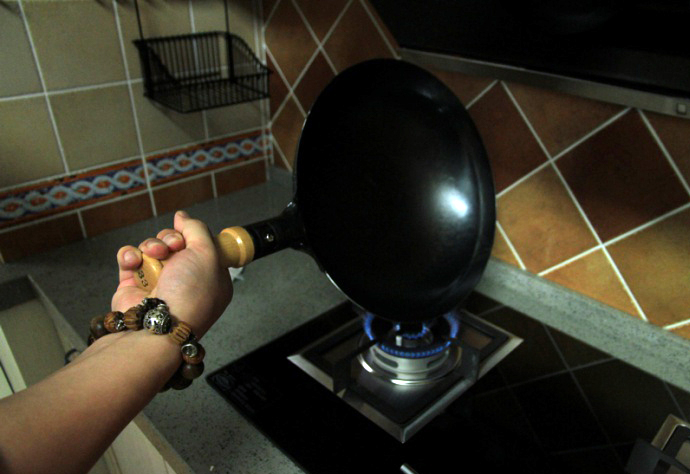 陈枝记铁锅和炊大皇哪个好,陈枝记和苏泊尔