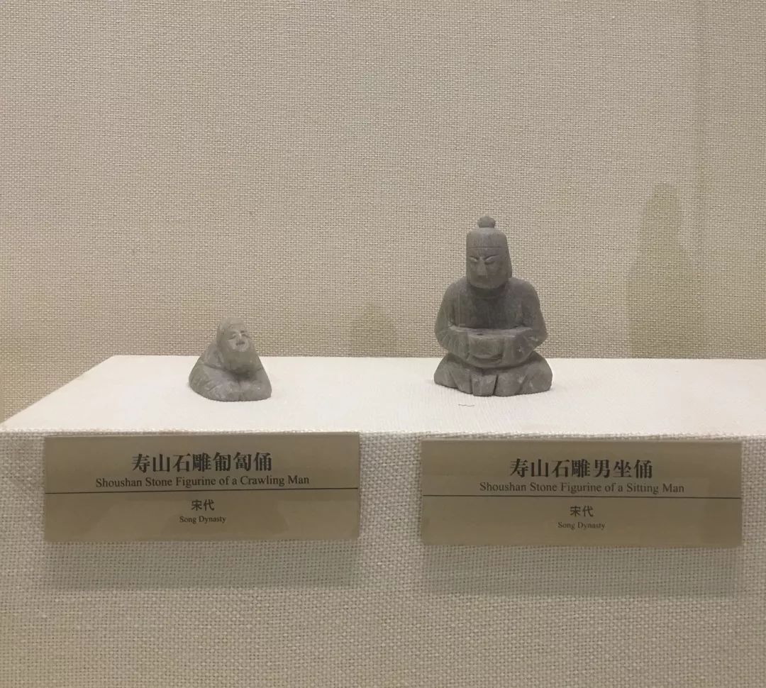 鸡血石与田黄石的结合,硬田黄石与田黄石