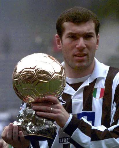 皇马0-2憾负切尔西,皇马绝望之夜齐达内视频