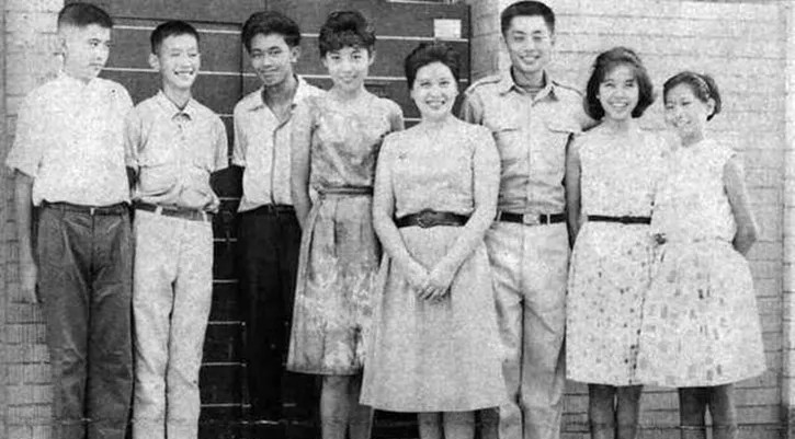 灏忕櫧鑿滃啲鐡滆タ绾㈡熆,灏忕櫧鑿滆タ绾㈡熆榛勭摐