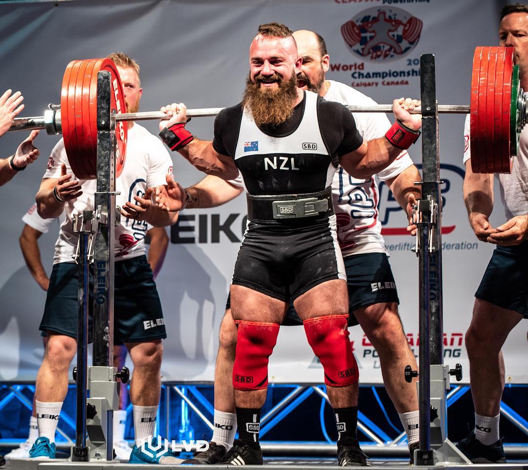 力量举前后对比,力量举与装备