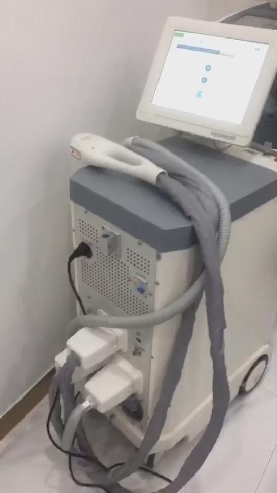 美肤店脱毛女孩,几岁去美容院脱毛