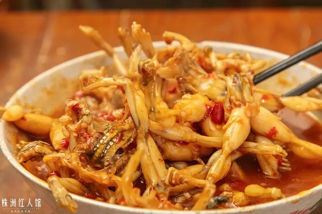 无言的年轮,嘴角的油渍,忆不尽的是陈旧时光。