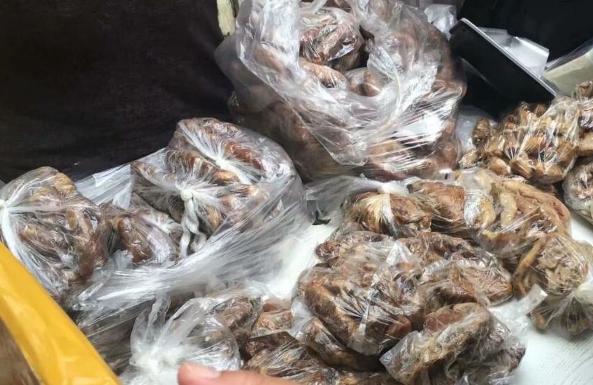 哈尔滨小媳妇卖熏酱肉20多年，200斤3小时卖光，节假日休息