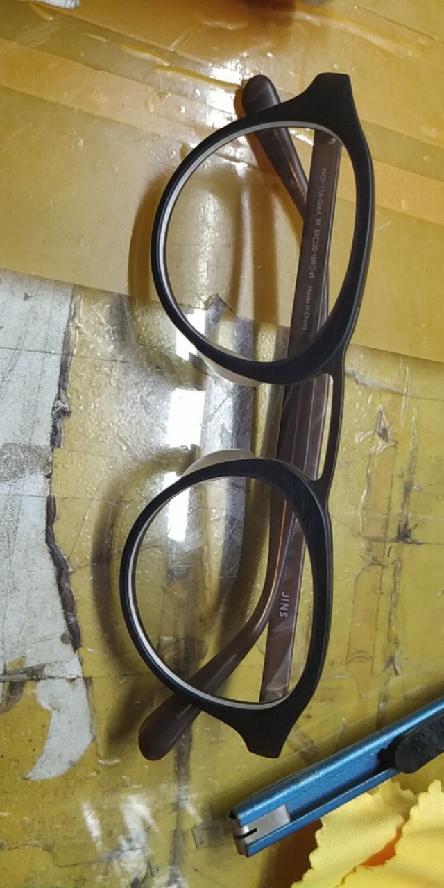 眼镜铰链坏了怎么修,眼镜架铰链坏了咋办