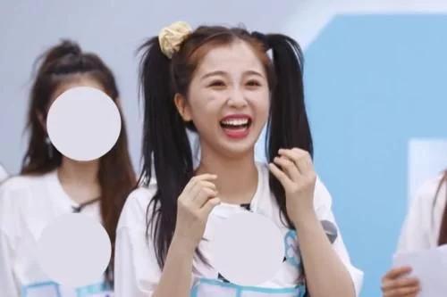 虞书欣特别喜欢戴美瞳,虞书欣鬼脸完整视频