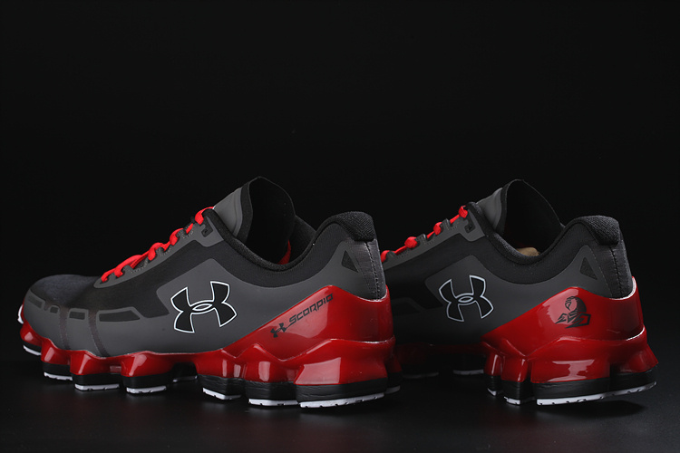 安踏零跑和安踏马赫有什么不同,安踏国潮与安踏是同一个品牌吗