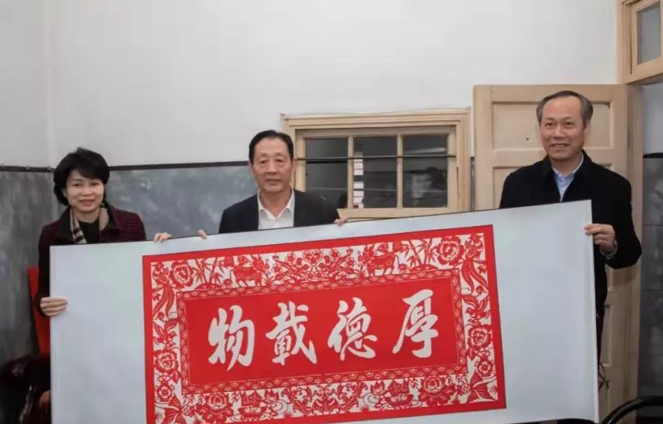 乐善好施被称为“福清哥”记陕西闽发房地产开发公司总经理唐孝标