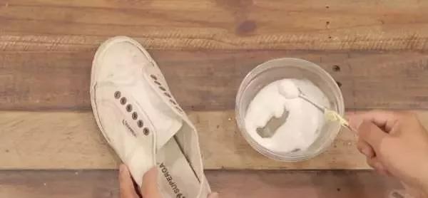 鞋子后面的小拉环如何处理,鞋子后面的拉环怎么去掉