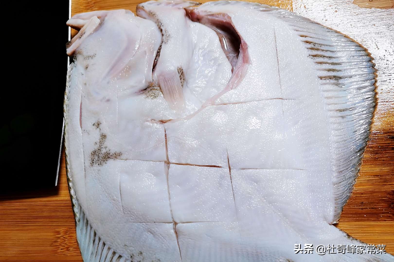 清蒸多宝鱼家庭做法,秘制鲜嫩入味清蒸多宝鱼做法