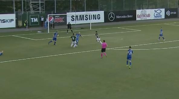 武磊7分钟遭2次打击!伸手3秒要球却被无视急得自己强行射门