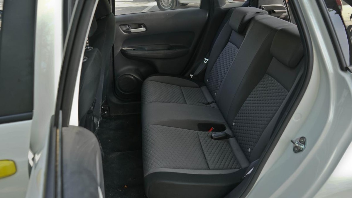 新版飞度空间,说一下04款飞度的空间