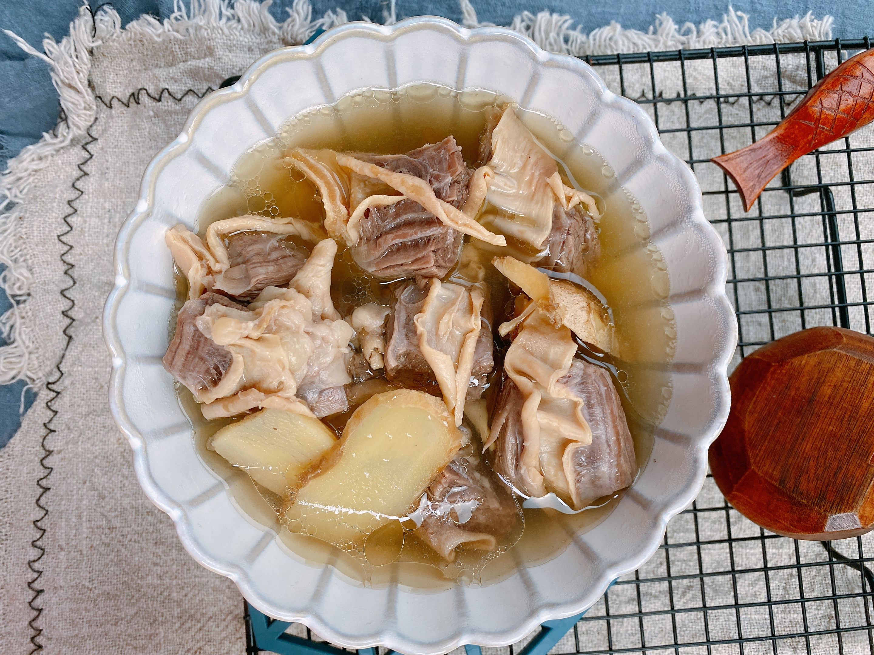 清炖牛肉怎样做到汤清淡肉入味,清炖牛肉汤怎么炖好吃又烂