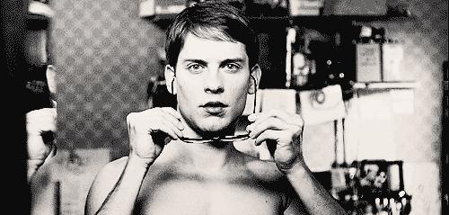 一戴眼镜就感觉有重影,一戴眼镜就头晕眼胀