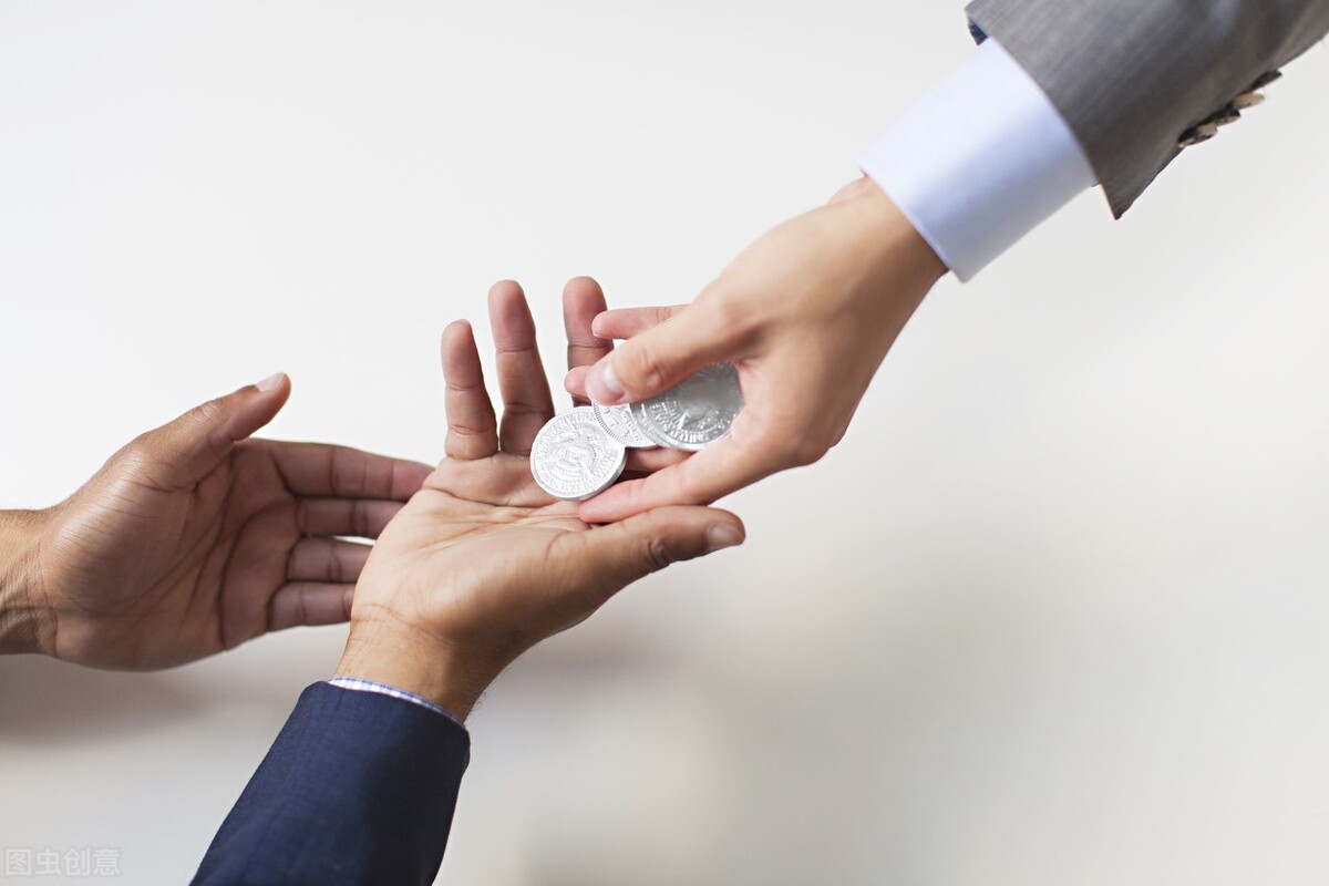 我把5万元彩礼钱借给姑姑，6年至今不还，还说要钱没有要命一条