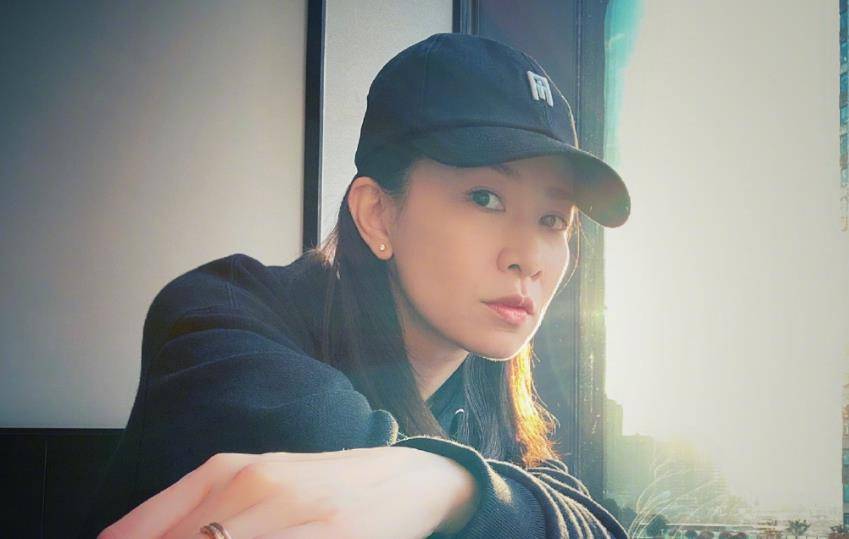 周海媚直播间怼催婚，为什么有些人总喜欢对别人的人生指手画脚？