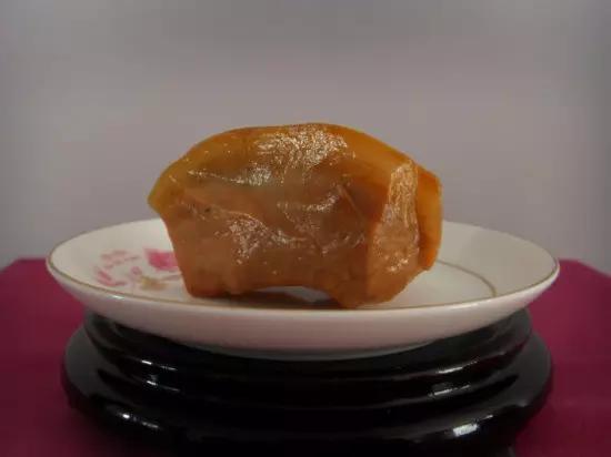 牧民捡到一块石头价格,牧民捡到石头值多少钱