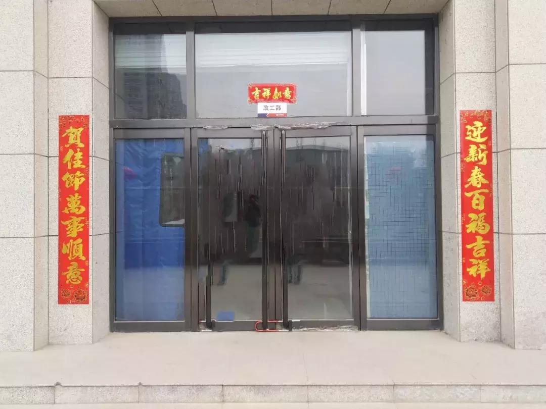 一年一度迎春节送春联活动,年越来越近又到写春联的日子