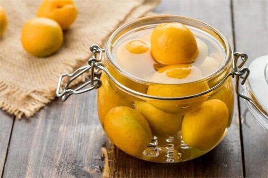 自制果酒哪种水果做的酒好喝,纯粮酒泡制各种果酒的制作方法