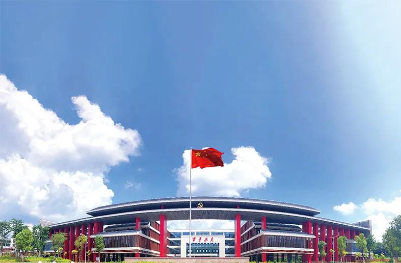 努力造就一支高素质干部队伍,高潭精神