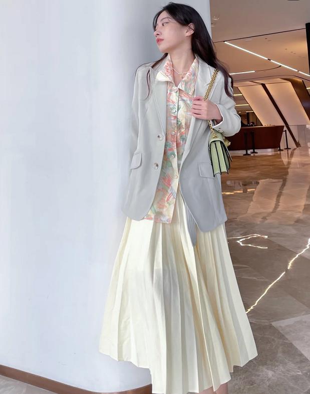 如何把莫兰迪色穿出高级感,莫兰迪色搭配出高级感