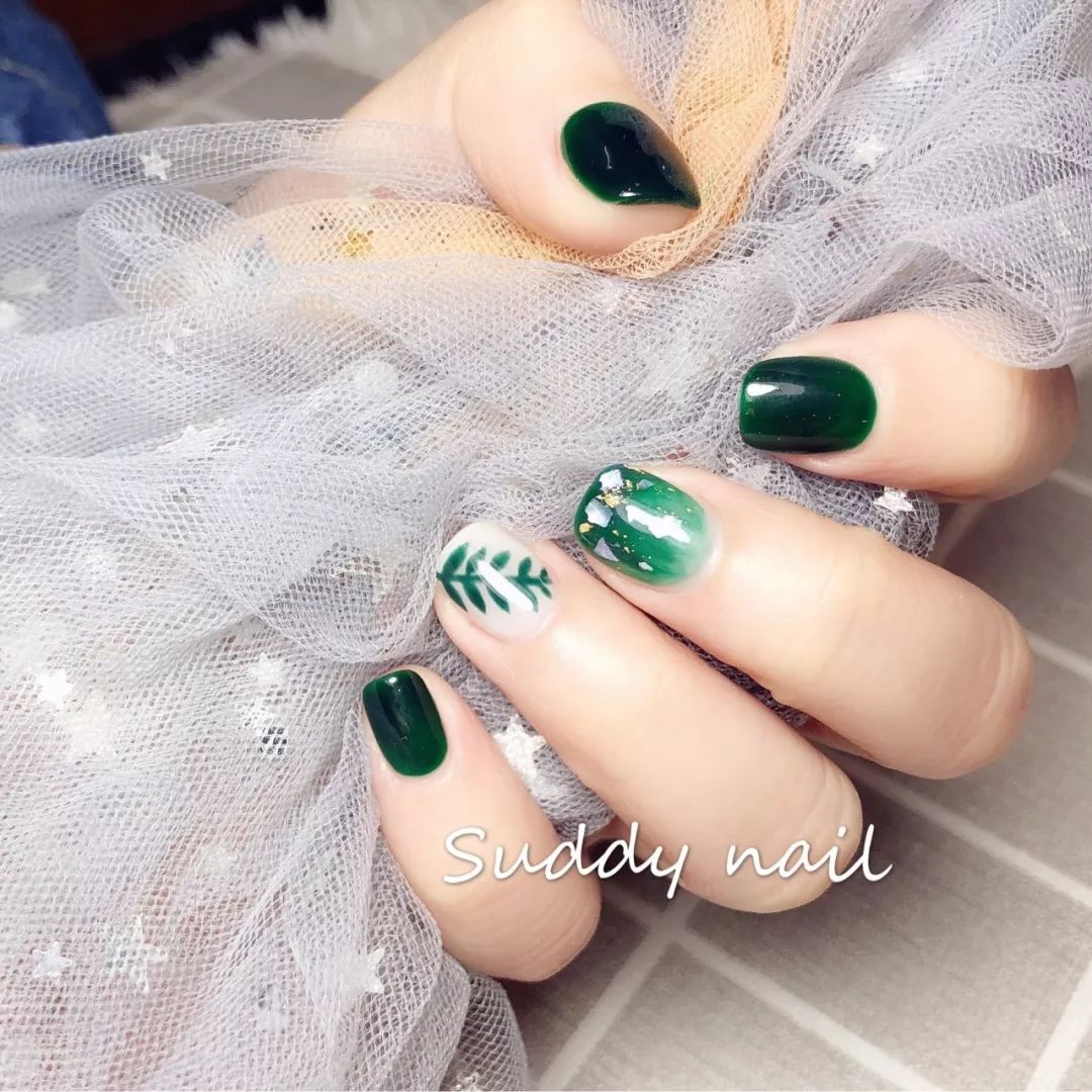 美甲什么颜色显得花哨好看,儿童美甲推荐不花哨