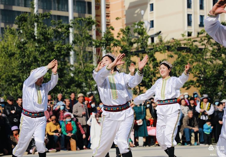 洛阳牡丹广场新疆舞视频,洛阳牡丹广场爵士舞