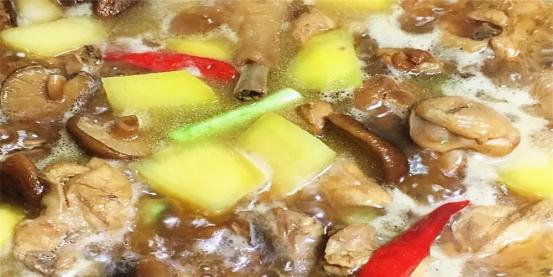 香菇土豆鸡块比烤鸡都好吃,非常好吃的土豆炖鸡块你学会了吗