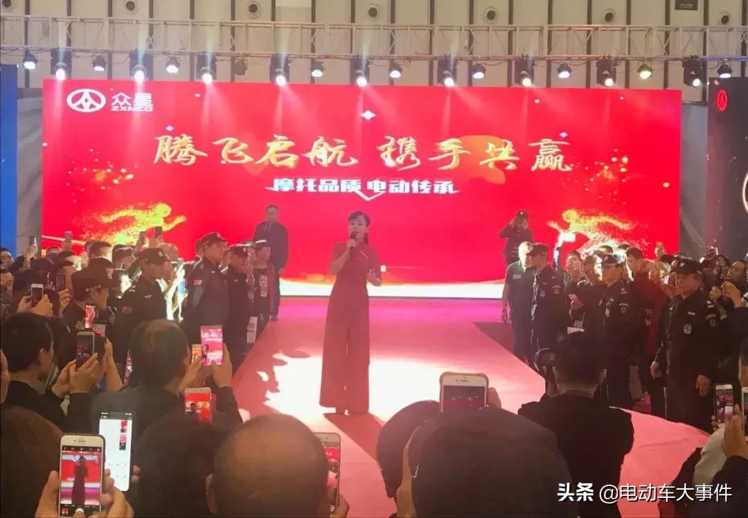 是什么样的企业,让经销商寒冬冒雨组团送来一千多台大单?