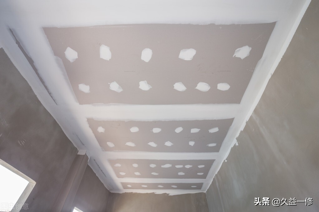 室内吊顶用石膏板好还是铝扣板好,天花吊顶铝扣板好还是石膏板好