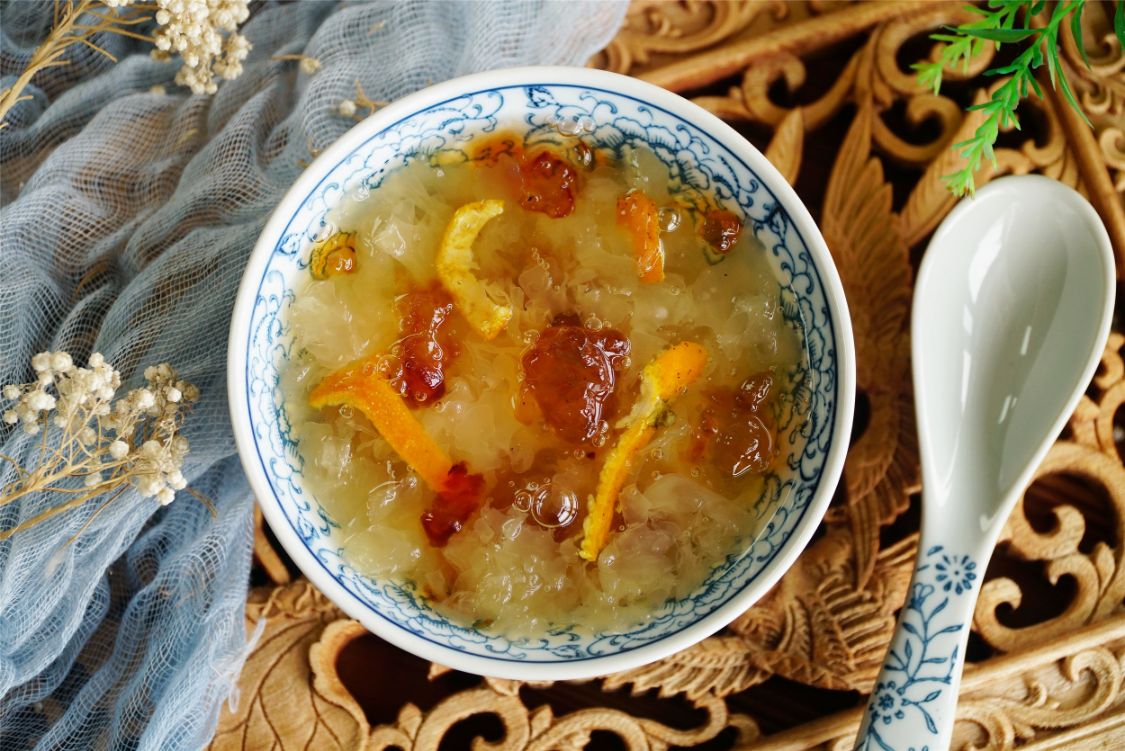 40岁的女人没钱是不是很正常,女人40岁没钱