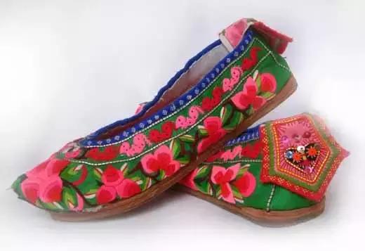 最好看的手工绣花鞋,老一辈手工艺术绣花鞋
